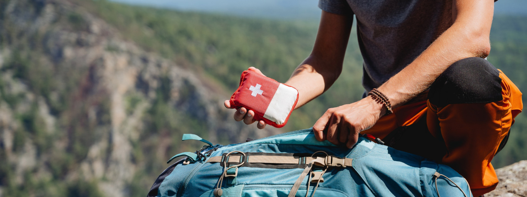 hiking-safety-tips-for-mountain-landscapes